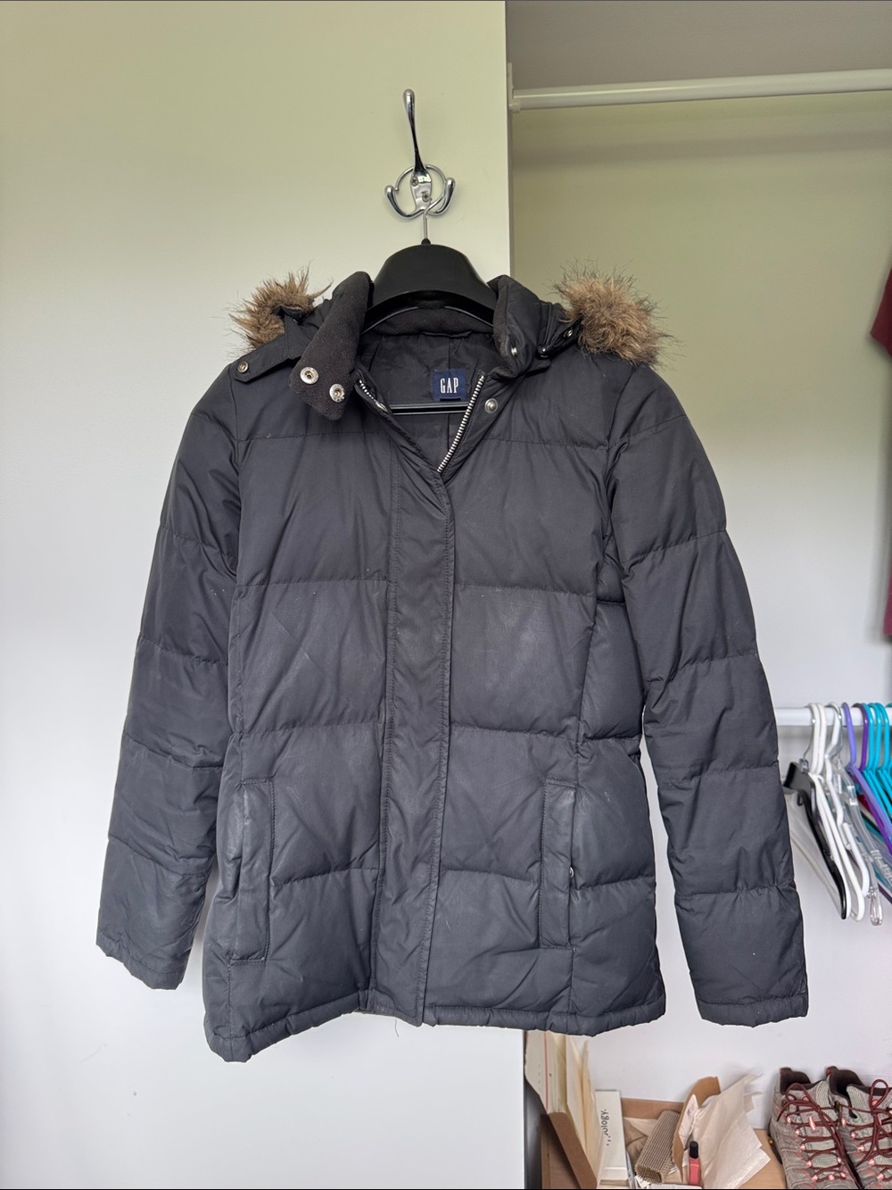 GAP Black Quilted Puffer Jacket with Faux Fur Trim